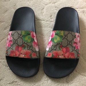 Gucci slides floral